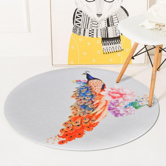 Rundt tæppe med påfugl og blomster