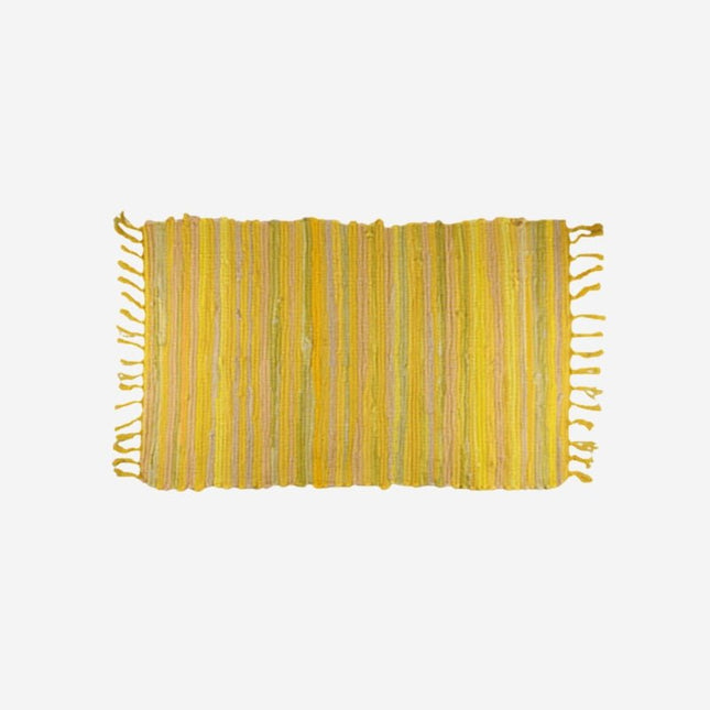 Farverigt kludetæppe til entréen