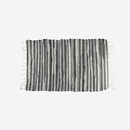 Farverigt kludetæppe til entréen