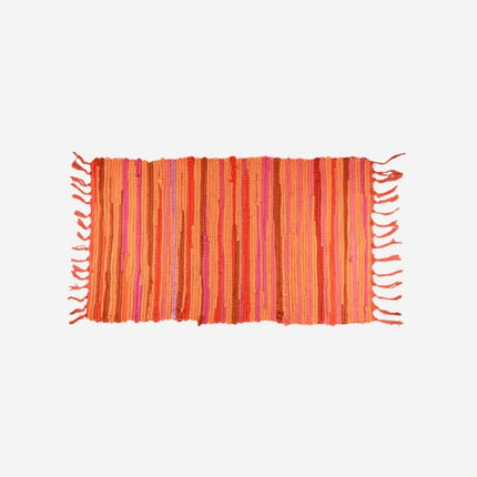 Farverigt kludetæppe til entréen