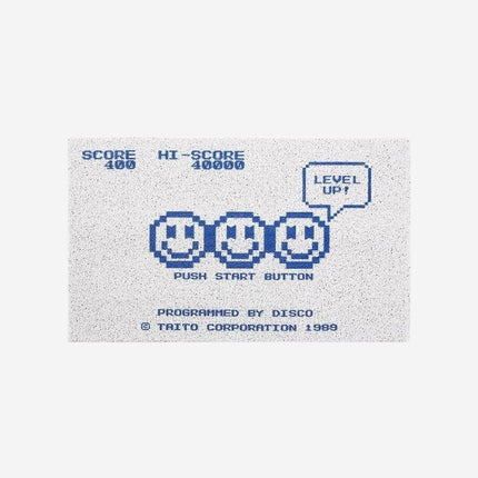 Dørmåtte med retro computerspil design