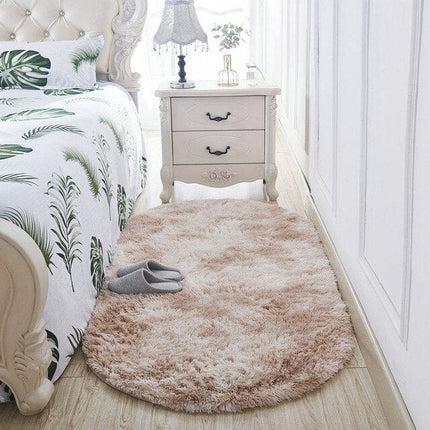 Oval beige shaggy sengeforligger