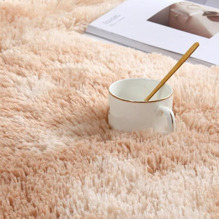 Oval beige shaggy sengeforligger