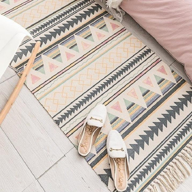 Gulvtæppe til pigeværelse lyserød og grå