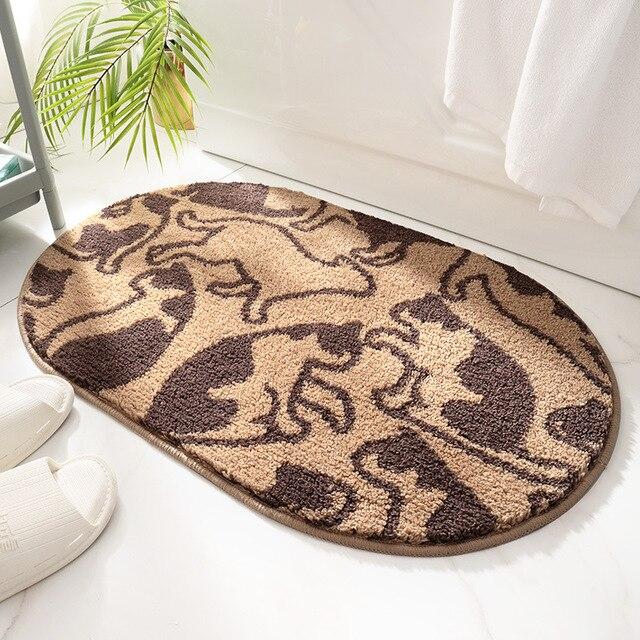 Brun oval bademåtte med søde katte