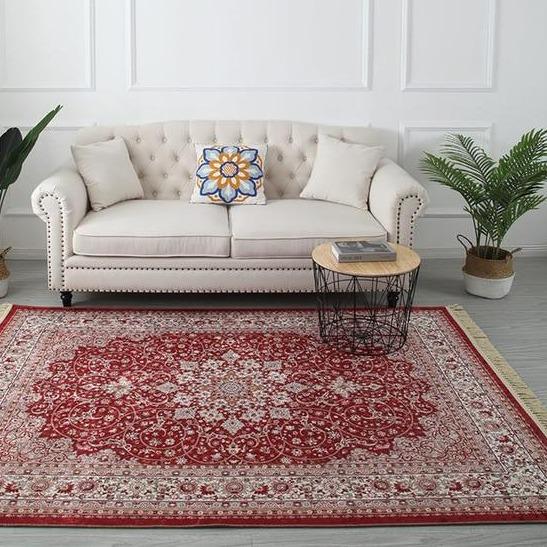 Klassisk rødt persisk tæppe til stuen