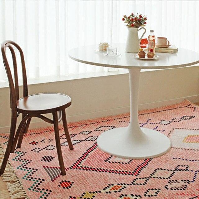 Lyserødt tæppe i marokkansk berberstil