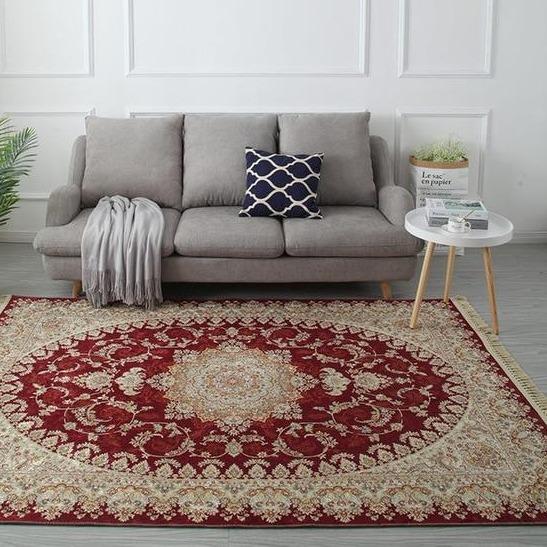 Rødt tæppe i klassisk persisk stil